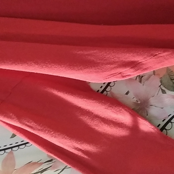 BOYFRIEND RED SWEATER - Picture 4 of 7